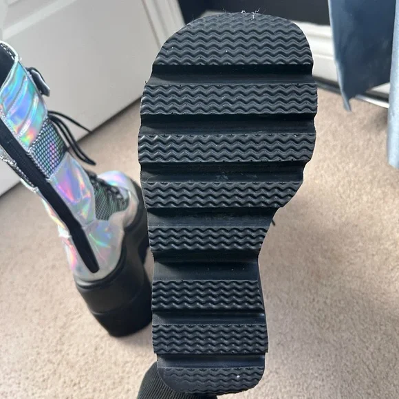 Holographic silver Demonia Shaker 70 size 7 platform boots - Picture 3 of 5